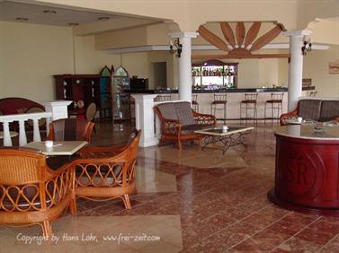 2010 Cuba, Holguin, Hotel Rio de Oro, Royal, DSC00591_b_B740